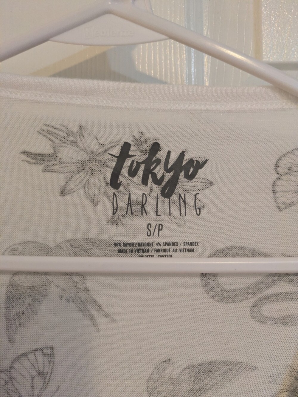 tokyo Darling White Short Sleeve Tee with Black Nature Motifs - Picture 3 of 3